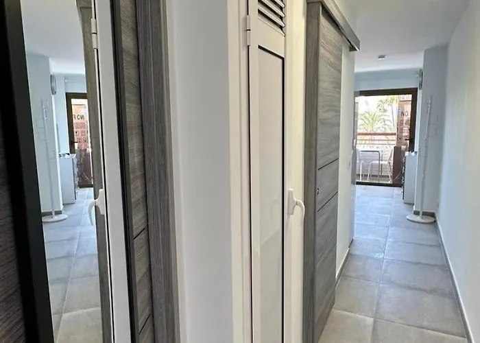 Апартаменти Danubio, Modernes Mit Poolblick Und Seitlichem Meerblick, Wohnzimmer Und 1 Schlafzimmer, 4 Etage, Im Herzen Von Playa Del Ingles, Gran Canaria Плайя-дель-Інглес