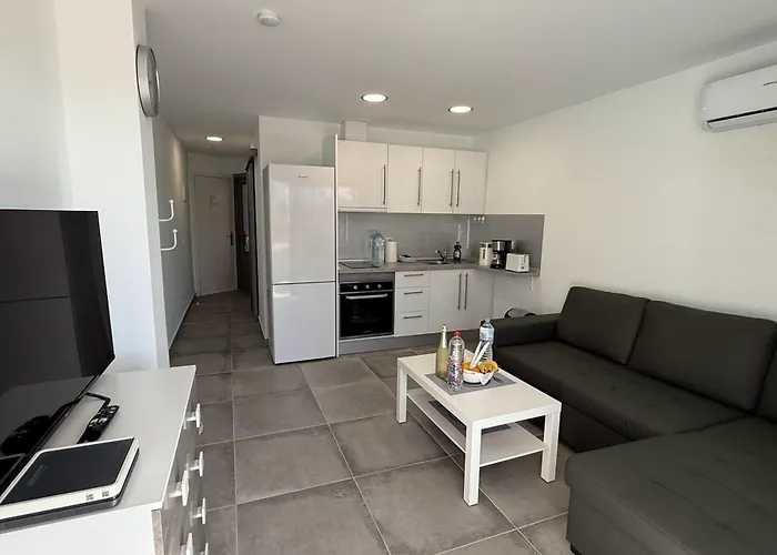 Danubio, Modernes Mit Poolblick Und Seitlichem Meerblick, Wohnzimmer Und 1 Schlafzimmer, 4 Etage, Im Herzen Von Playa Del Ingles, Gran Canaria 플라야 델 잉글스